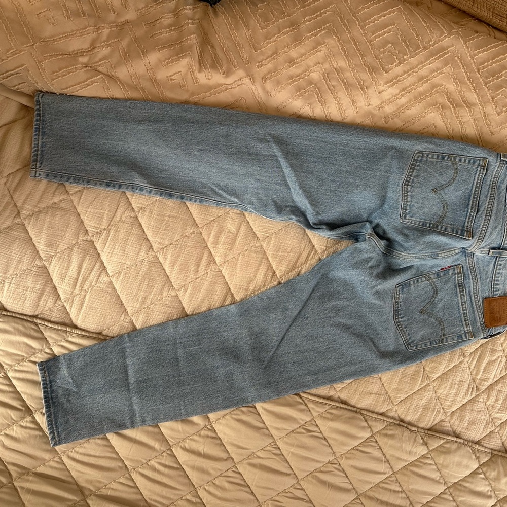 Levi's Classic Blue Cropped Jeans
